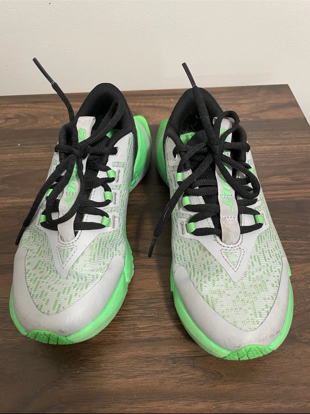 Under Armour Boys’ Scramjet 4 Running Shoes Gray/Bright Green